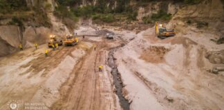 Ejecutan obras para eliminar una cárcava cerca al aeropuerto de Ilopango