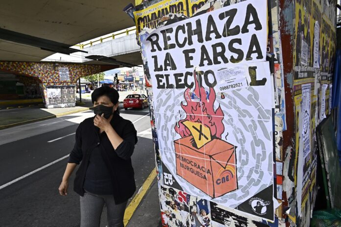 ECUADOR-POLITICS-ELECTION-REFERENDUM