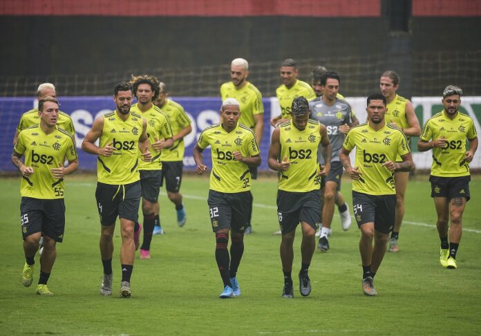 FBL-BRAZIL-FLAMENGO-LIVERPOOL-TRAINING
