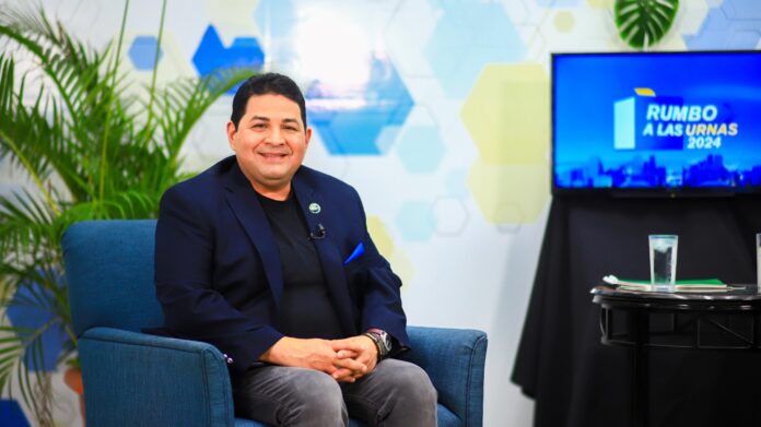 José Chicas.