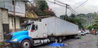 Un motociclista pierde la vida en Agua Caliente tras chochar con una rastra