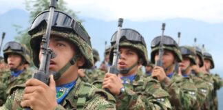 Comunidad en el sur de Colombia retiene a 34 militares