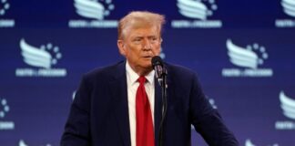 Trump pide apoyo masivo en las urnas a los evangélicos de EEUU