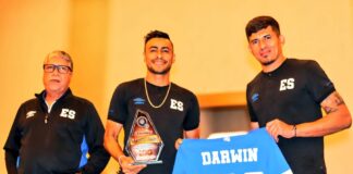 ¡Histórico! Darwin Cerén alcanza los 100 partidos con la Selecta