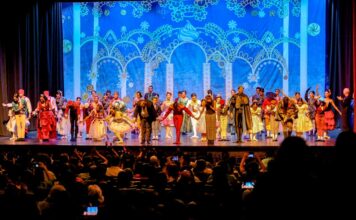 Presentan el «El Cascanueces», en el Teatro Presidente