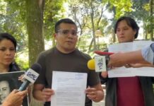 Estudiantes de la Licenciatura en Inglés Opción Enseñanza de la UES denuncian cambios académicos implementados sin consulta