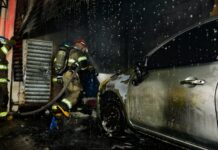 Extinguen incendio estructural en taller automotriz de Mejicanos