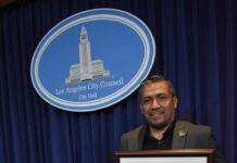 El periodista salvadoreño Soudi Jiménez recibe reconocimiento del Ayuntamiento de Los Ángeles