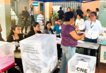 OEA llama a “agilizar el escrutinio” en Honduras
