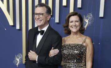 Colbert denuncia que CBS censuró una entrevista política por temor a represalias de la FCC