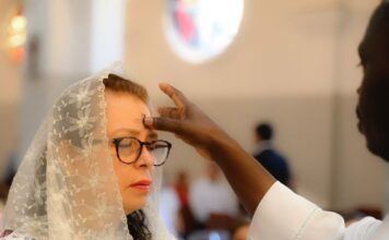 Feligreses inician la Cuaresma con misa de Miércoles de Ceniza en el país