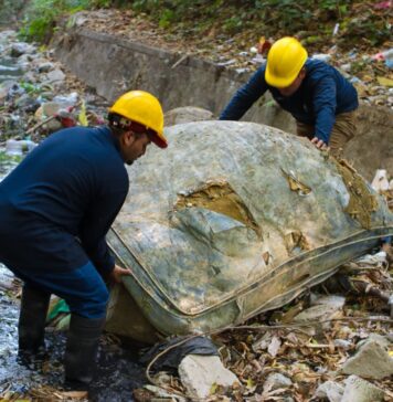Desarrollan jornadas de limpieza en quebrada Amatepec, Zona 6