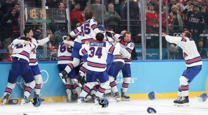 Estados Unidos se baña en oro 46 años después en hockey hielo