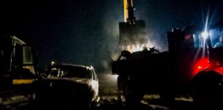 Gobierno continúa labores de limpieza y remoción de escombros tras incendio en el centro de San Salvador