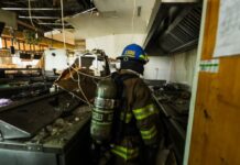 Incendio es controlado en centro comercial de la Zona Rosa de San Salvador