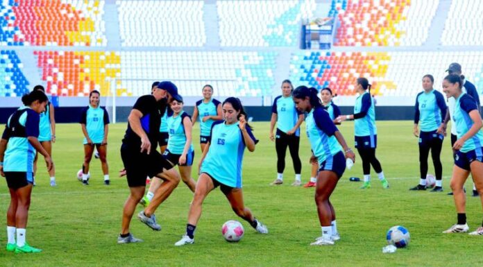 Eric Acuña: “Tenemos que ir a buscar el partido para avanzar a la siguiente fase”