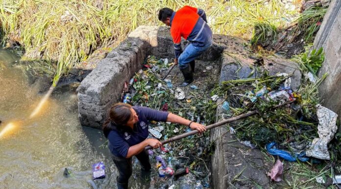 Ejecutan labores de limpieza en quebrada Tinetti para prevenir inundaciones