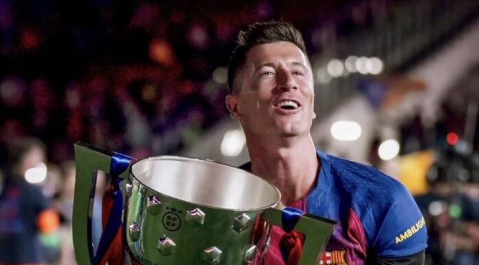 Lewandowski anunció que se va de Barcelona al final de la temporada
