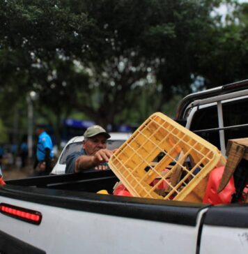 CAM retira obstáculos en residencial Santísima Trinidad para garantizar libre tránsito