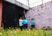 Cámaras de Sívar Seguro detectan a ciudadanos arrojando basura fuera de horario en San Salvador Centro