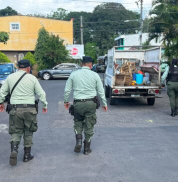 CAM de La Libertad Sur retira obstáculos de la vía pública en distintos sectores del municipio