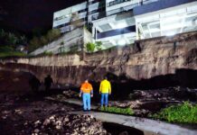Ordenan evacuación de condominio en la colonia Escalón por riesgo de deslizamiento