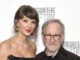 Taylor Swift se convierte en la mujer más joven en entrar en el Salón de la Fama de los Compositores