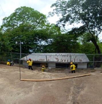MOP inicia reparación de muro colapsado en centro escolar de Chiltiupán