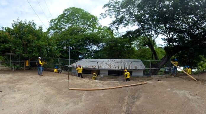 MOP inicia reparación de muro colapsado en centro escolar de Chiltiupán