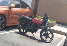 Alcaldía de La Libertad Sur advierte sanciones por apartar espacios de estacionamiento en Ciudad Merliot
