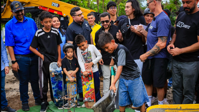 Inician construcción de skatepark en Santa Ana para fortalecer espacios deportivos juveniles