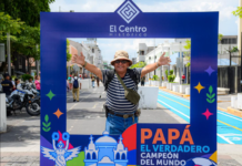 Familias celebran el Día del Padre con recuerdos fotográficos en el Centro Histórico de San Salvador