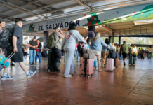 Presidente Bukele recorre sala de Aeropuerto y se anuncia ampliación de salas y parqueos
