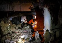 Los equipos salvadoreños han rescatado con vida a siete personas tras terremotos en Venezuela