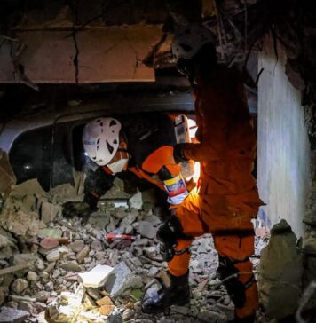 Los equipos salvadoreños han rescatado con vida a siete personas tras terremotos en Venezuela