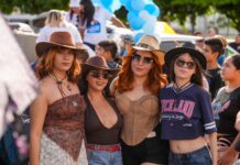 Santa Ana inaugura sus tradicionales Fiestas Julias con el Desfile del Correo