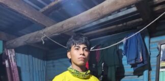 Comandos de Salvamento rescatan serpiente encontrada en vivienda de Guazapa