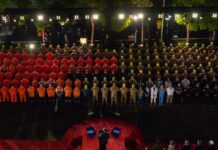Presidente Bukele condecora a 452 salvadoreños que participaron en misión humanitaria en Venezuela
