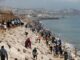 Una avalancha de migrantes que llegan a nado desde Marruecos colapsa los controles en Ceuta y pone en alerta a España