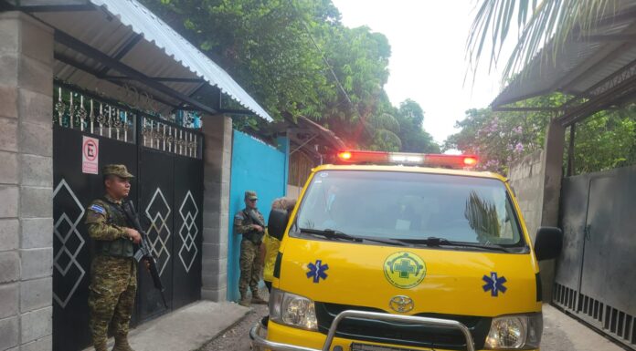 Hombre es trasladado al Hospital Santa Teresa por posible intoxicación en La Paz Centro