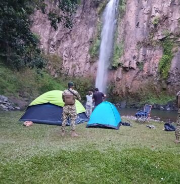 Soldados mantienen presencia en centros turísticos de Morazán durante las vacaciones agostinas