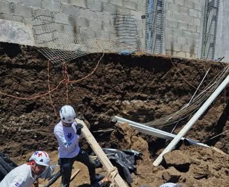Derrumbe en obra de construcción deja una persona fallecida y dos lesionadas en Santa Elena