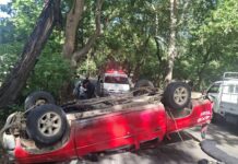 Un fallecido y dos lesionados tras vuelco de vehículo en San Miguel