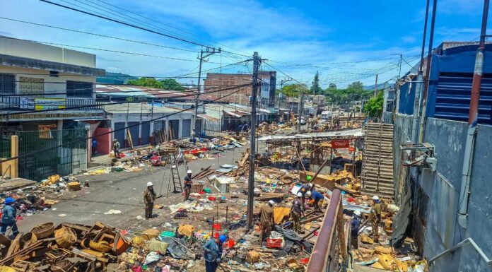 Autoridades avanzan con los trabajos de demolición de estructuras de concreto del Centro Histórico