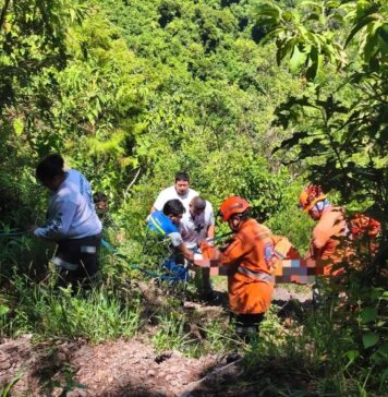 Rescatan a mujer tras sufrir una caída mientras hacía senderismo en El Boquerón