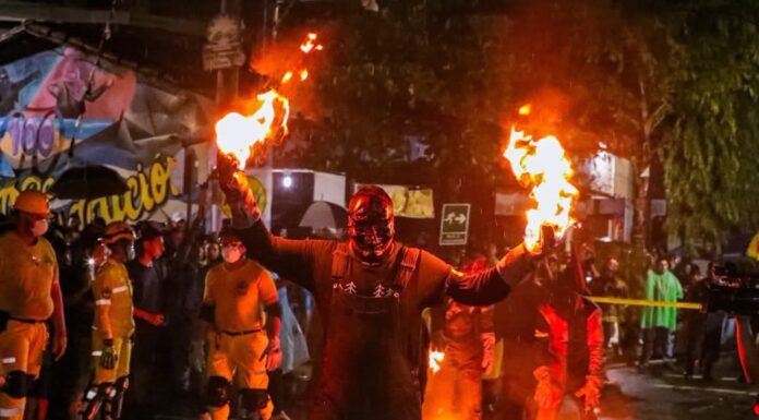 Autoridades mantienen dispositivo de seguridad durante las tradicionales Bolas de Fuego en Nejapa