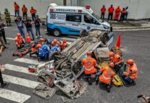 Equipos de primera respuesta realizan simulacro de accidente de tránsito en San Salvador