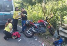 Tres personas lesionadas tras choque frontal entre dos motocicletas en Soyapango