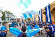 Santa Ana entrega la Llama de la Libertad a delegación de Guatemala en marco de fiestas patrias