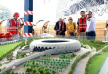 El embajador de China y el tenista Marcelo Arévalo realizan recorrido de inspección por el nuevo Estadio Nacional